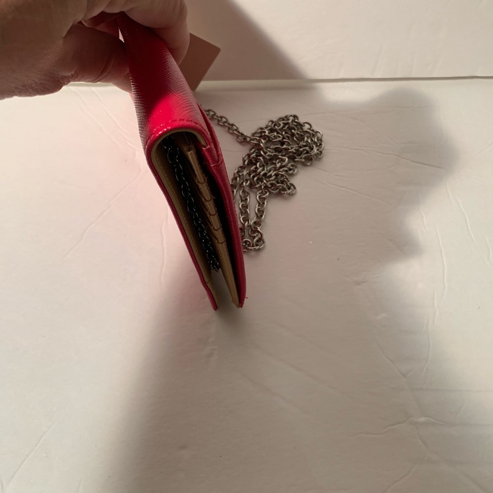 Fuschia slim bag, perfect for cards/cash, no bulk - Picture 7 of 8